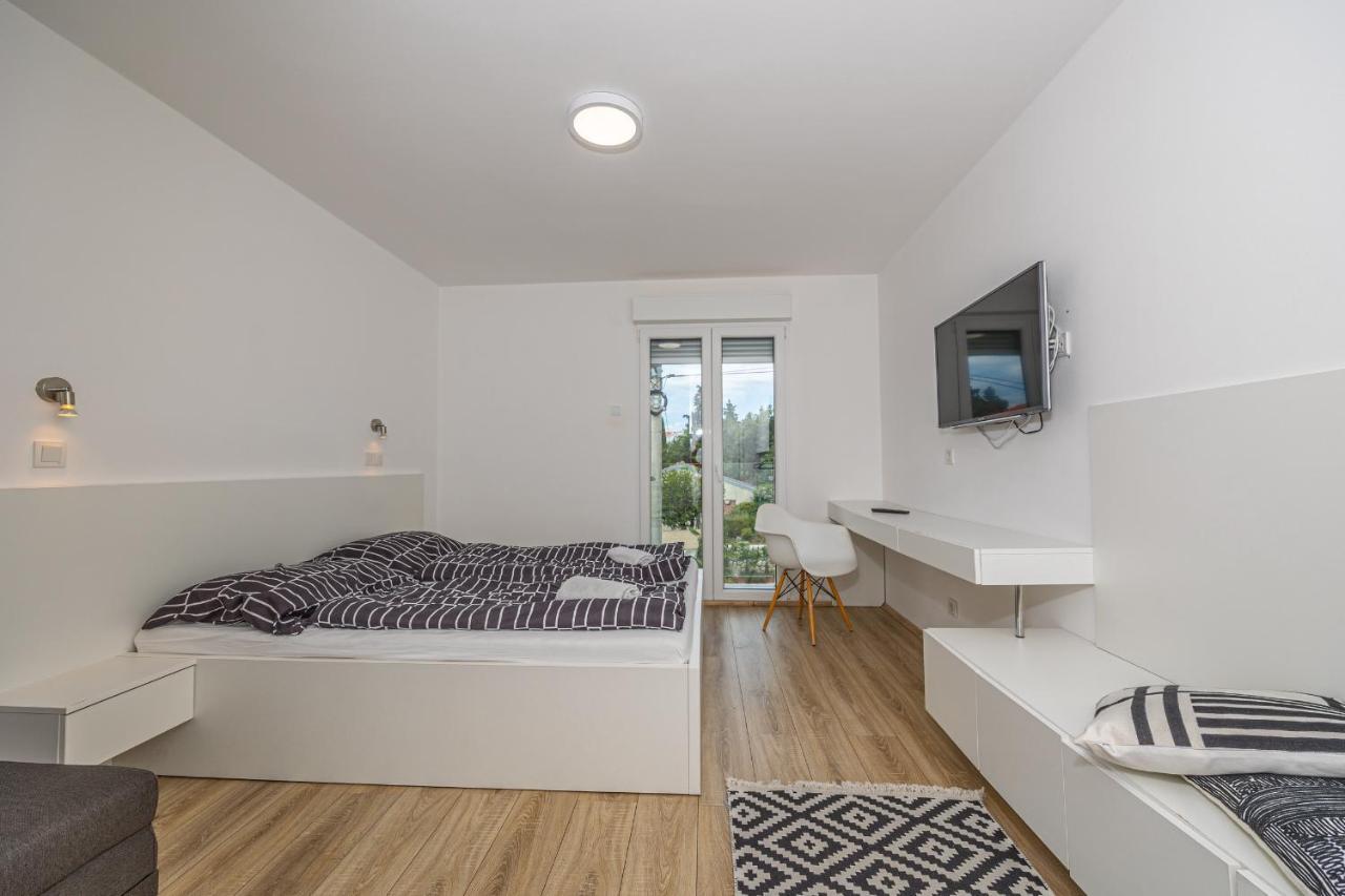 Sea La Vie Rooms Novi Vinodolski Exterior photo